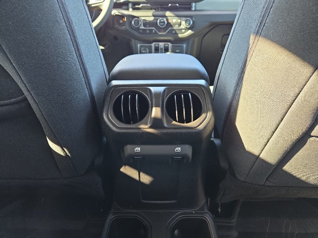 2025 Jeep Wrangler 4-Door Summit 4x4