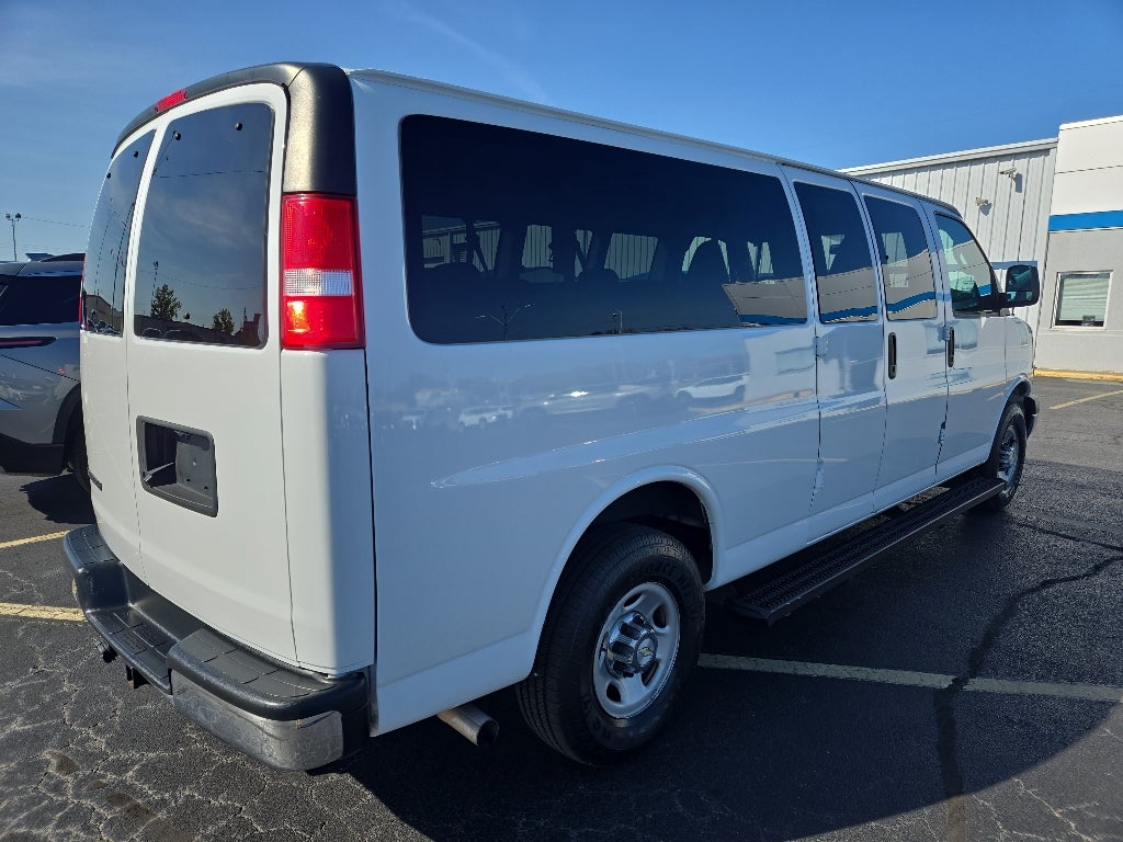 2021 Chevrolet Express Passenger 3500 LT