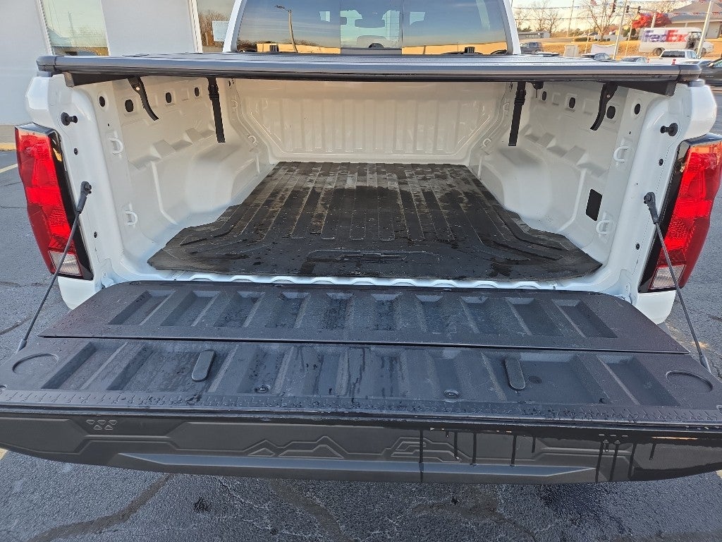 2024 Chevrolet Colorado WT