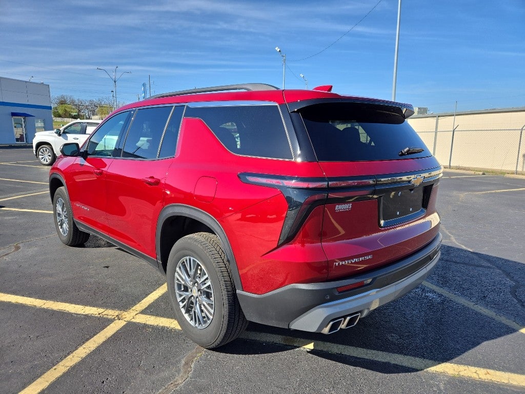 2024 Chevrolet Traverse LT
