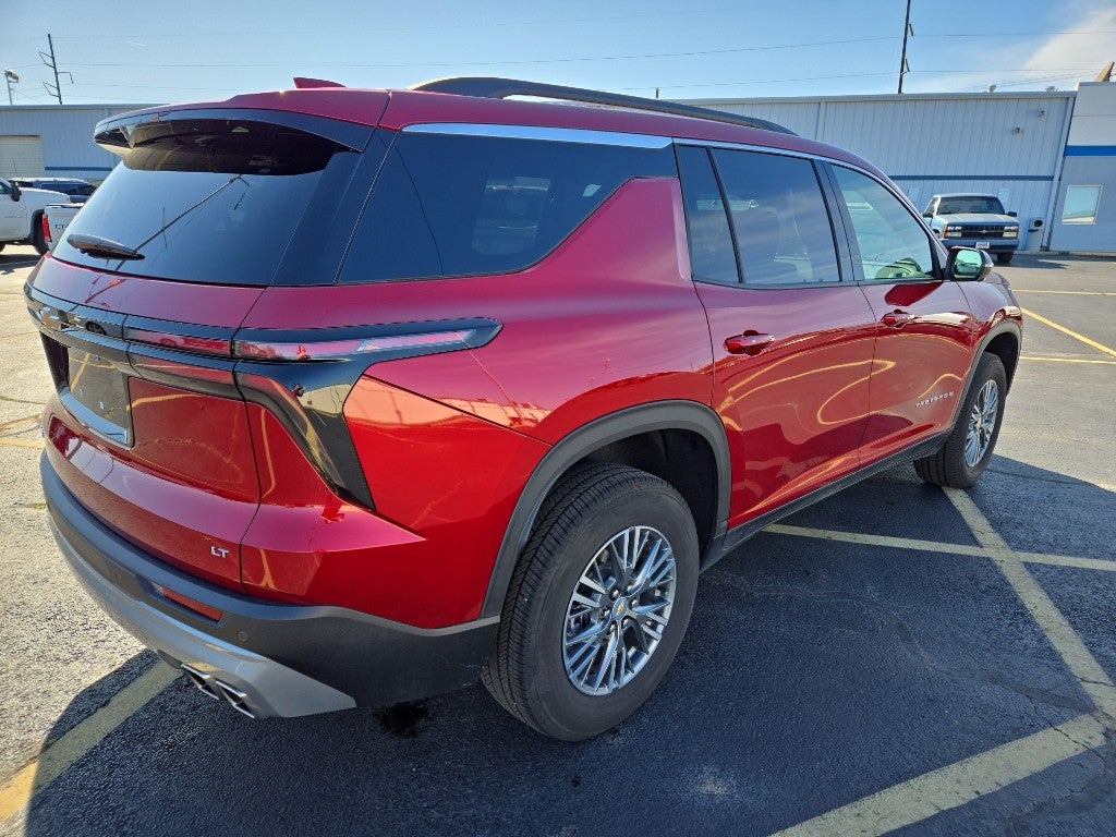 2024 Chevrolet Traverse LT
