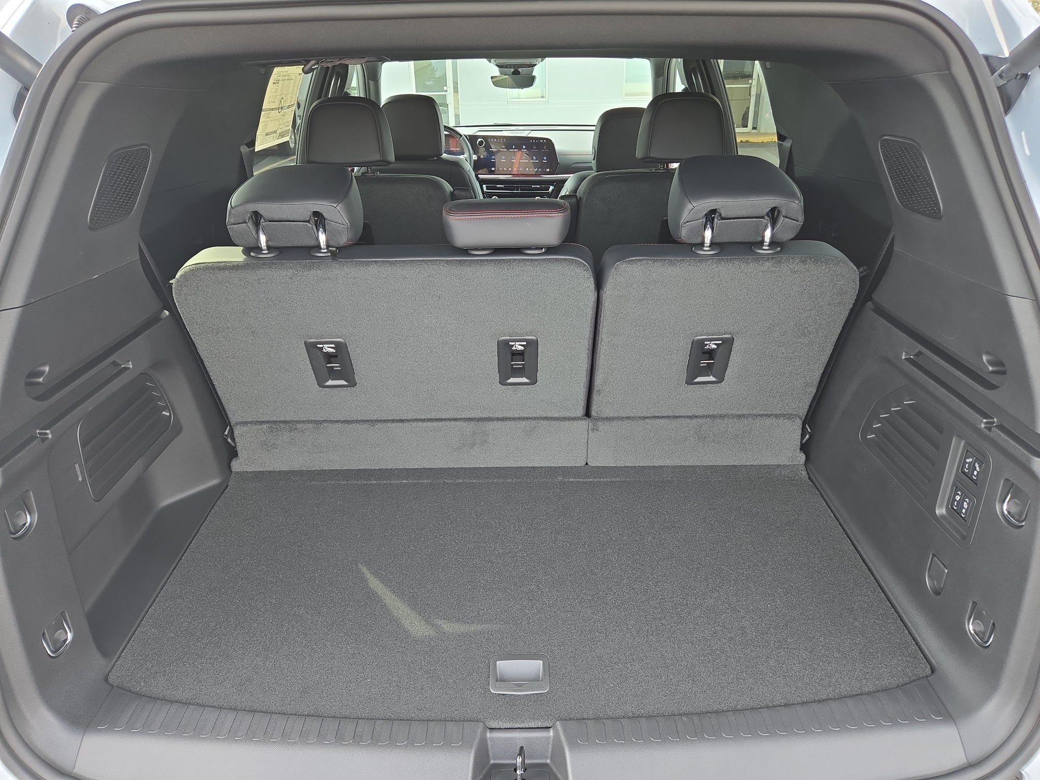 2027 Chevrolet Traverse RS