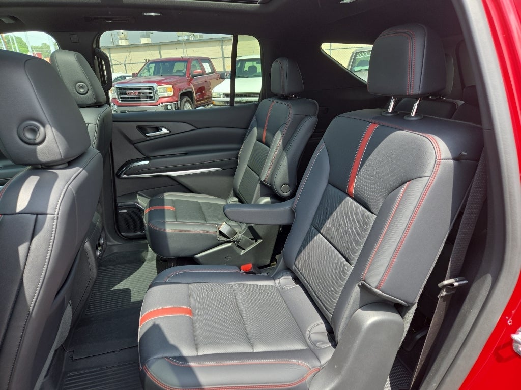 2025 Chevrolet Traverse RS