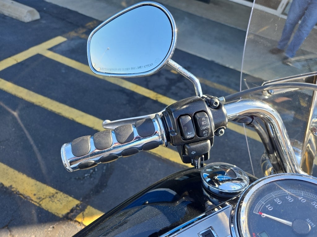 2012 HARLEY-DAVID FLHR SHRINE Base