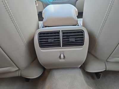 2006 Lincoln Town Car Signature Limited