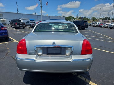 2006 Lincoln Town Car Signature Limited