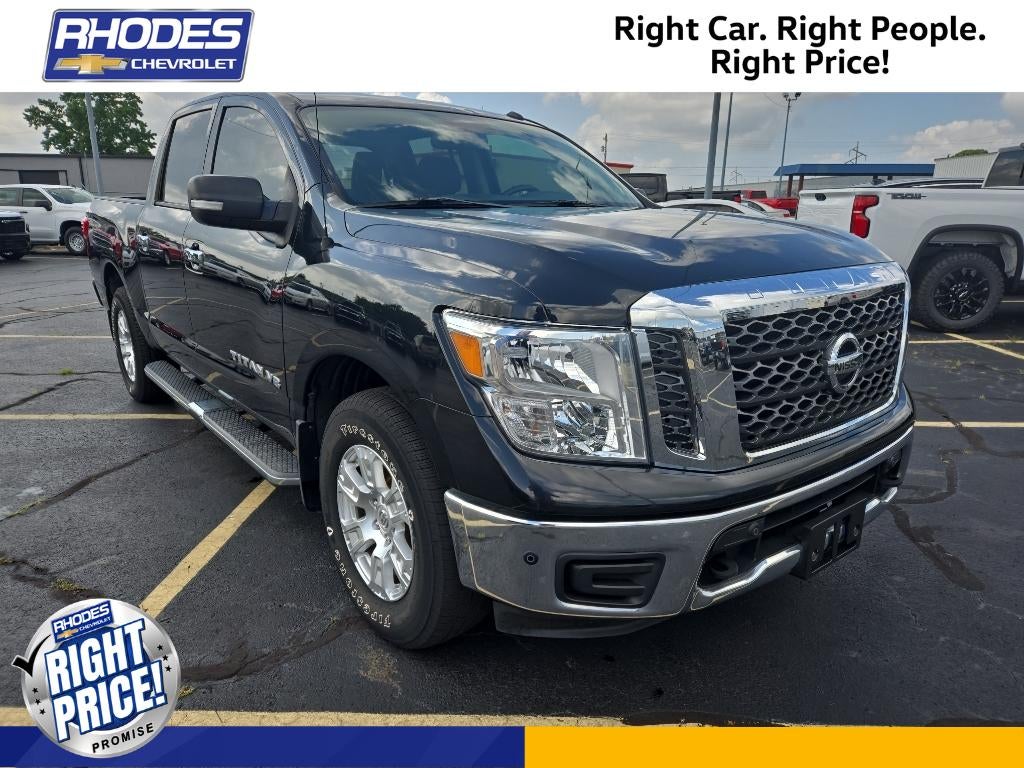 2018 Nissan TITAN SV