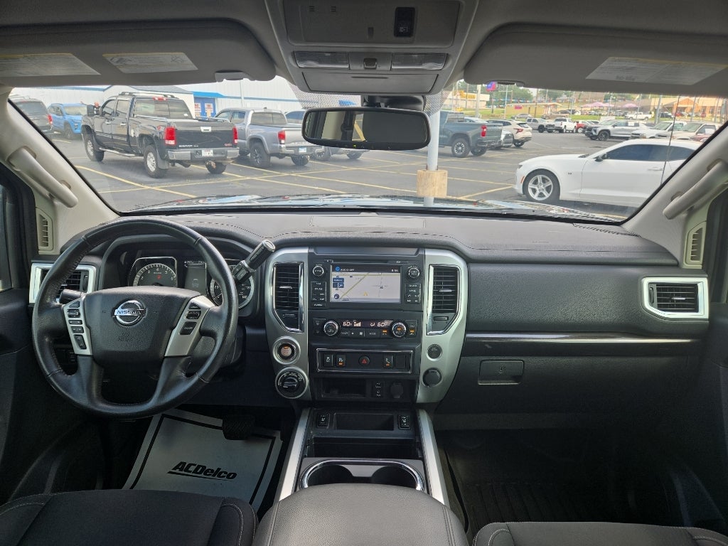 2018 Nissan TITAN SV