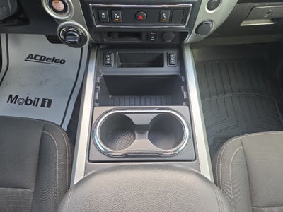 2018 Nissan TITAN SV