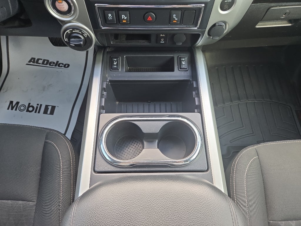 2018 Nissan TITAN SV