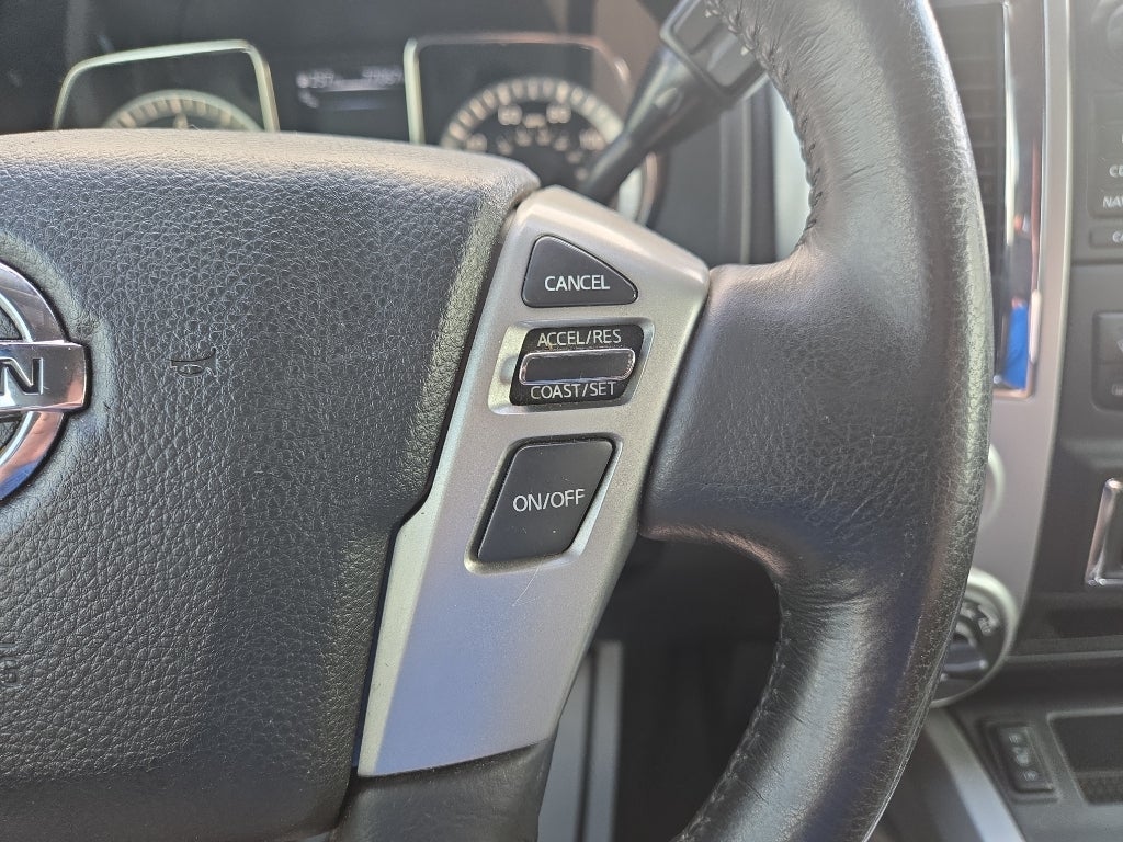 2018 Nissan TITAN SV