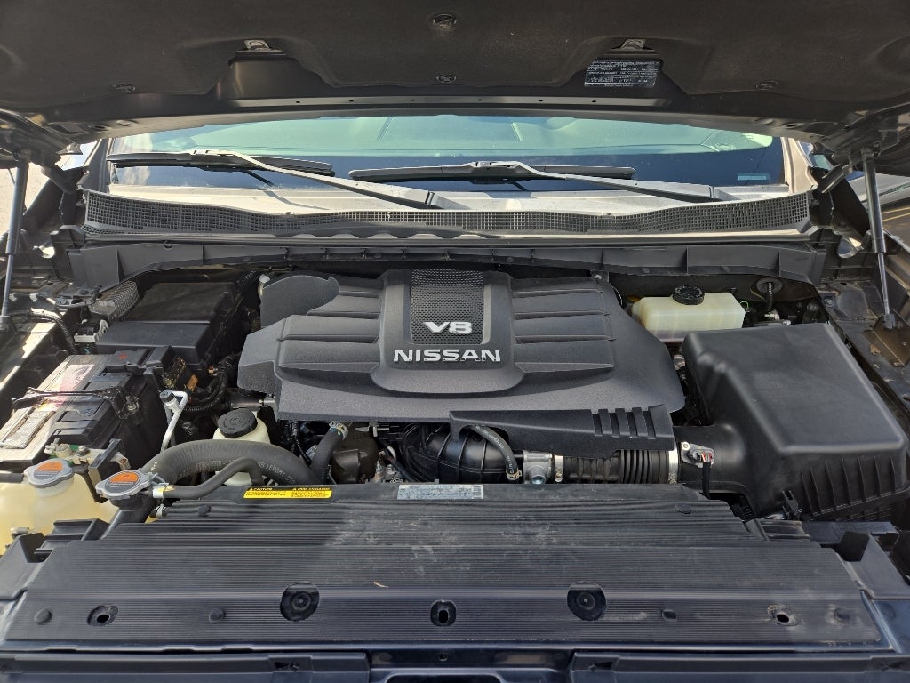 2018 Nissan TITAN SV