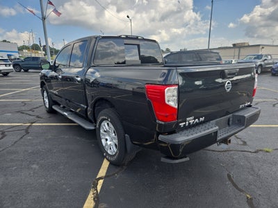 2018 Nissan TITAN SV