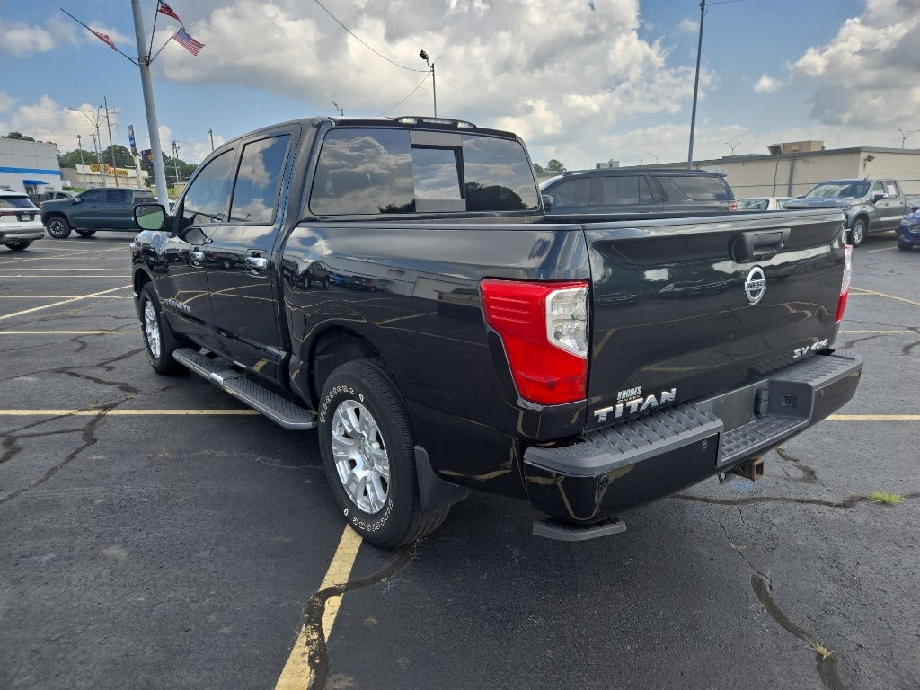 2018 Nissan TITAN SV