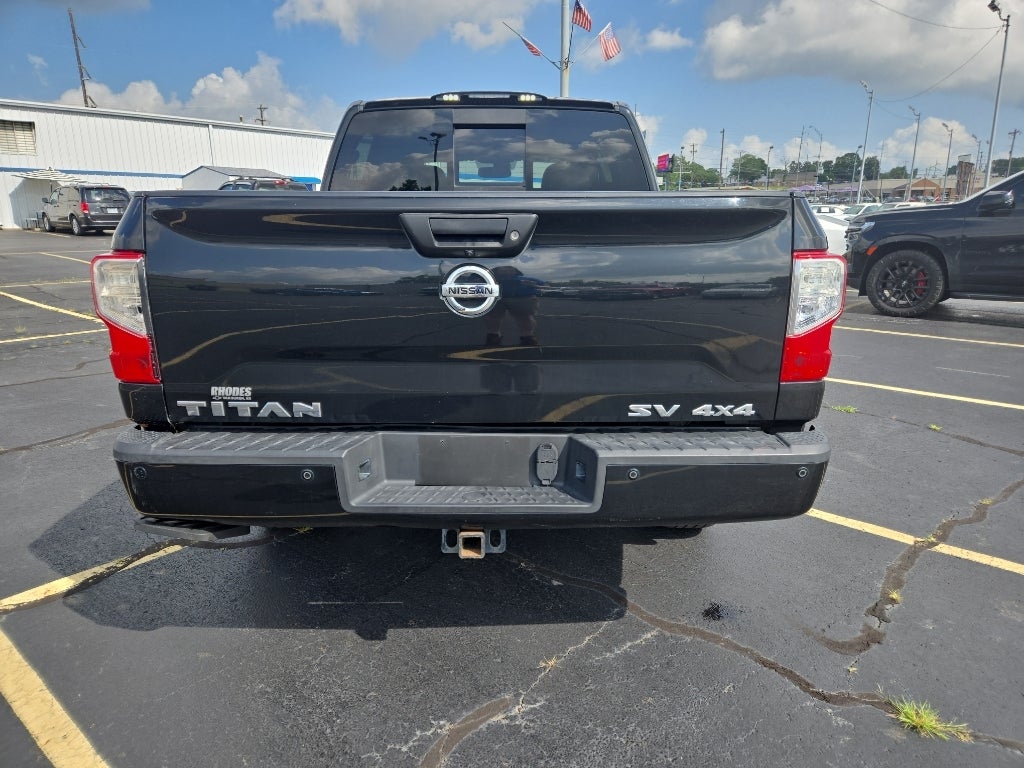 2018 Nissan TITAN SV