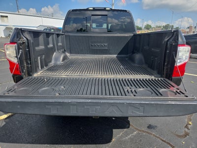 2018 Nissan TITAN SV