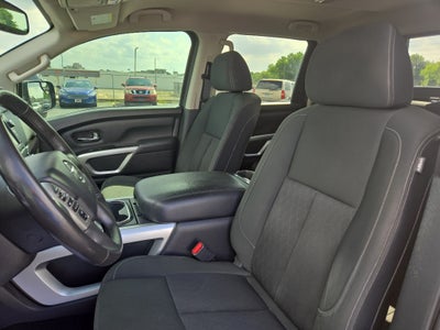 2018 Nissan TITAN SV