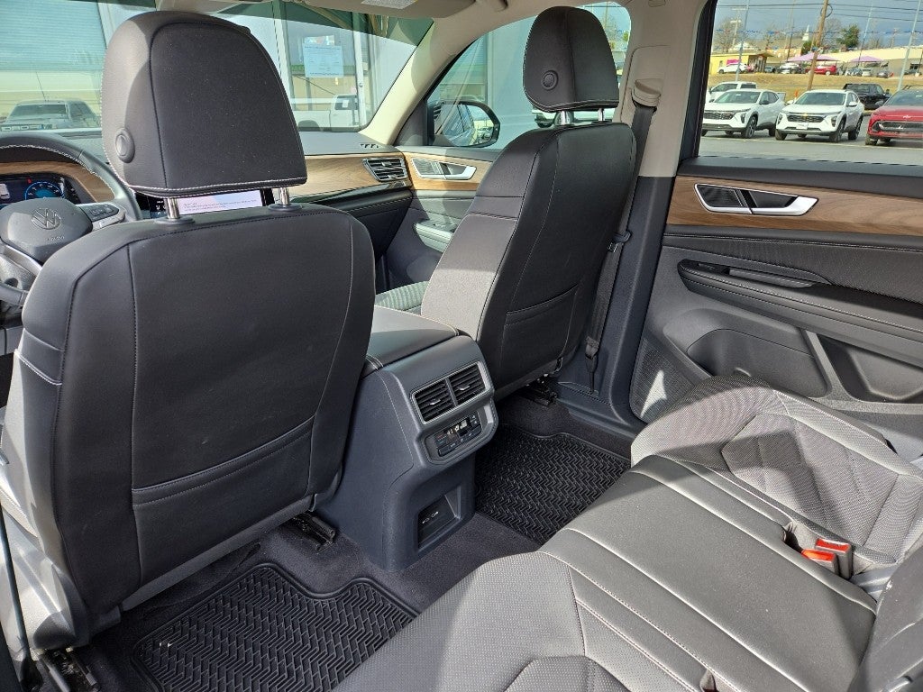 2024 Volkswagen Atlas 2.0T SE