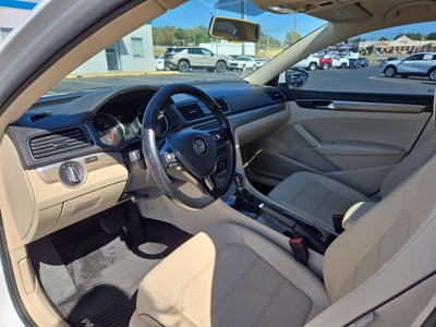 2018 Volkswagen Passat 2.0T SE