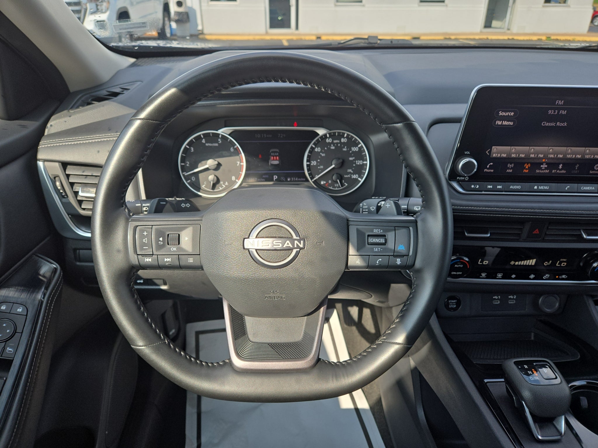 2025 Nissan Rogue SV