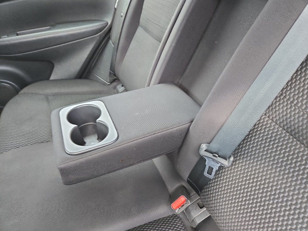 2022 Nissan Rogue Sport S FWD Xtronic CVT