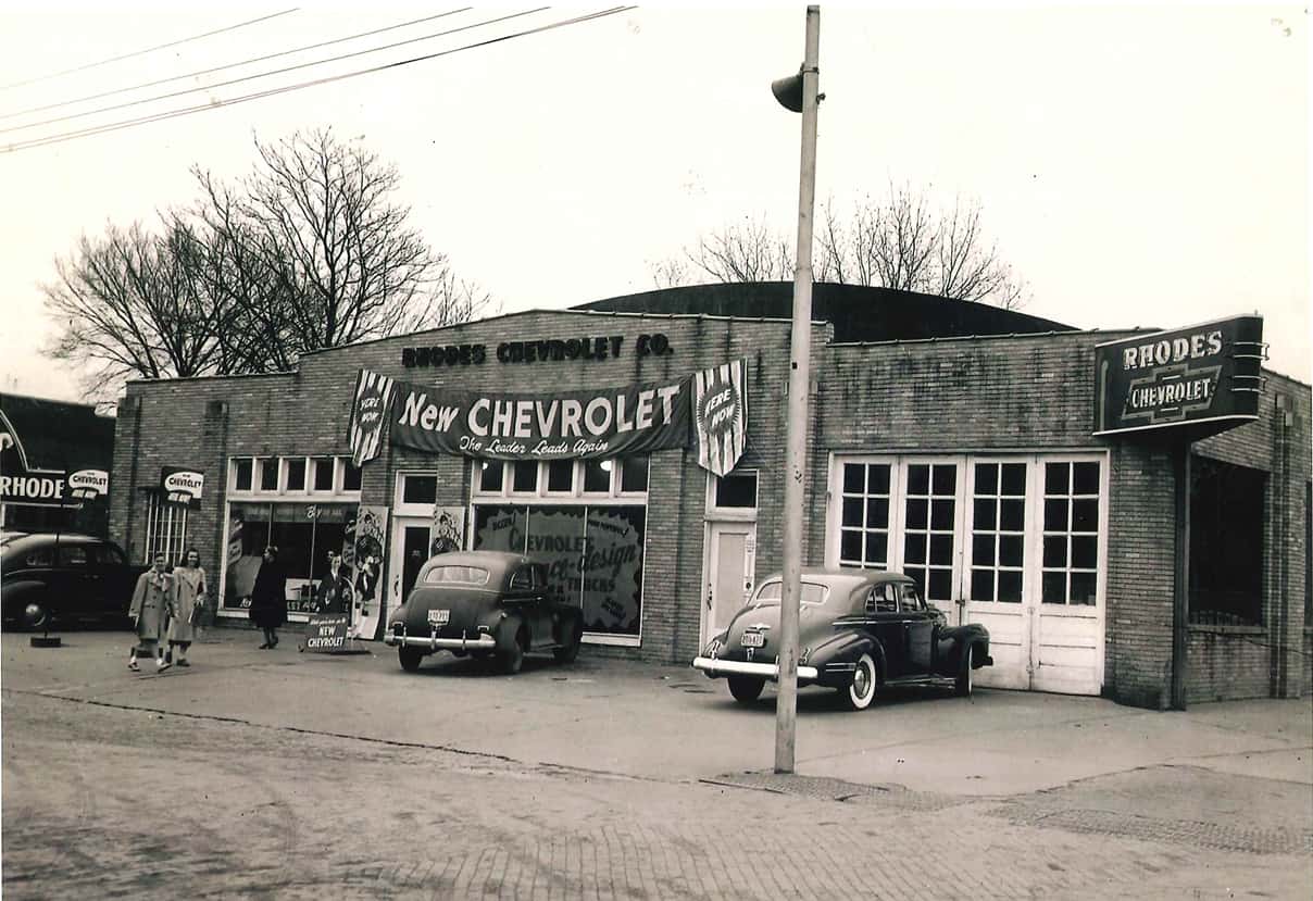 Rhodes Chevrolet dealership in Van Buren, AR serving River Valley Chevy drivers